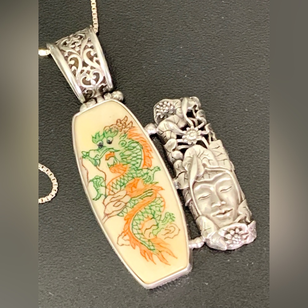 RARE- Unique Vintage 925 Sterling Silver Etched Bone Dragon Pendant Necklace